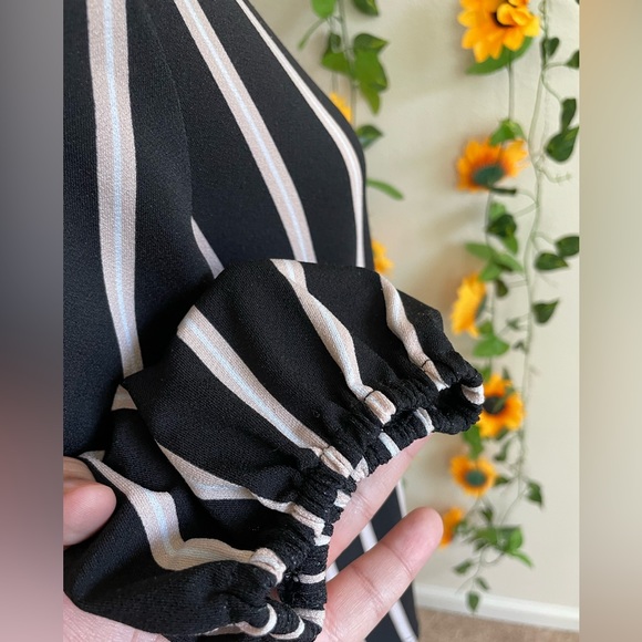 Black and tan striped blouse - Picture 5 of 10